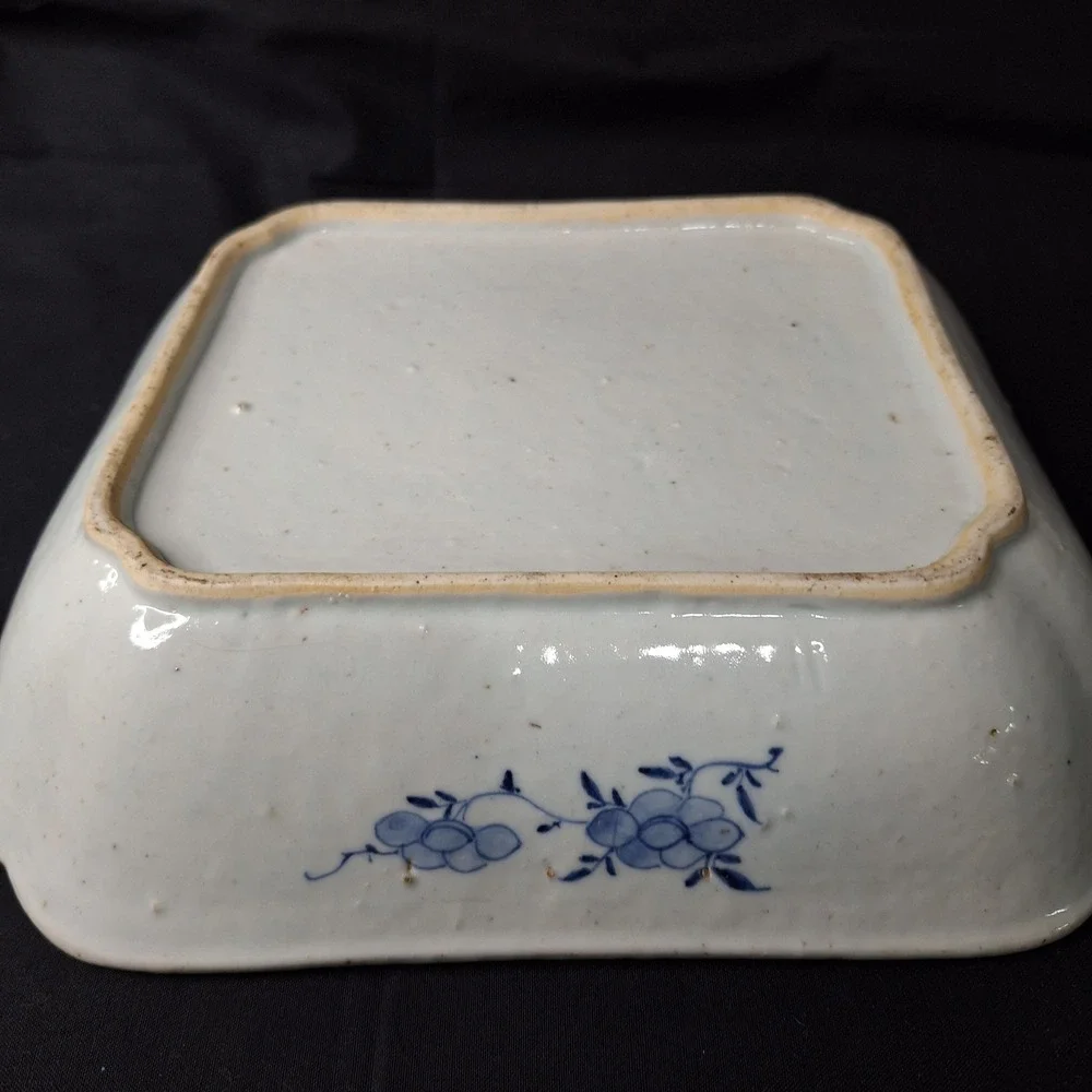 Antique 19th Century Chinese Export‎ Nanking Porcelain Vegetable Dish Scalloped